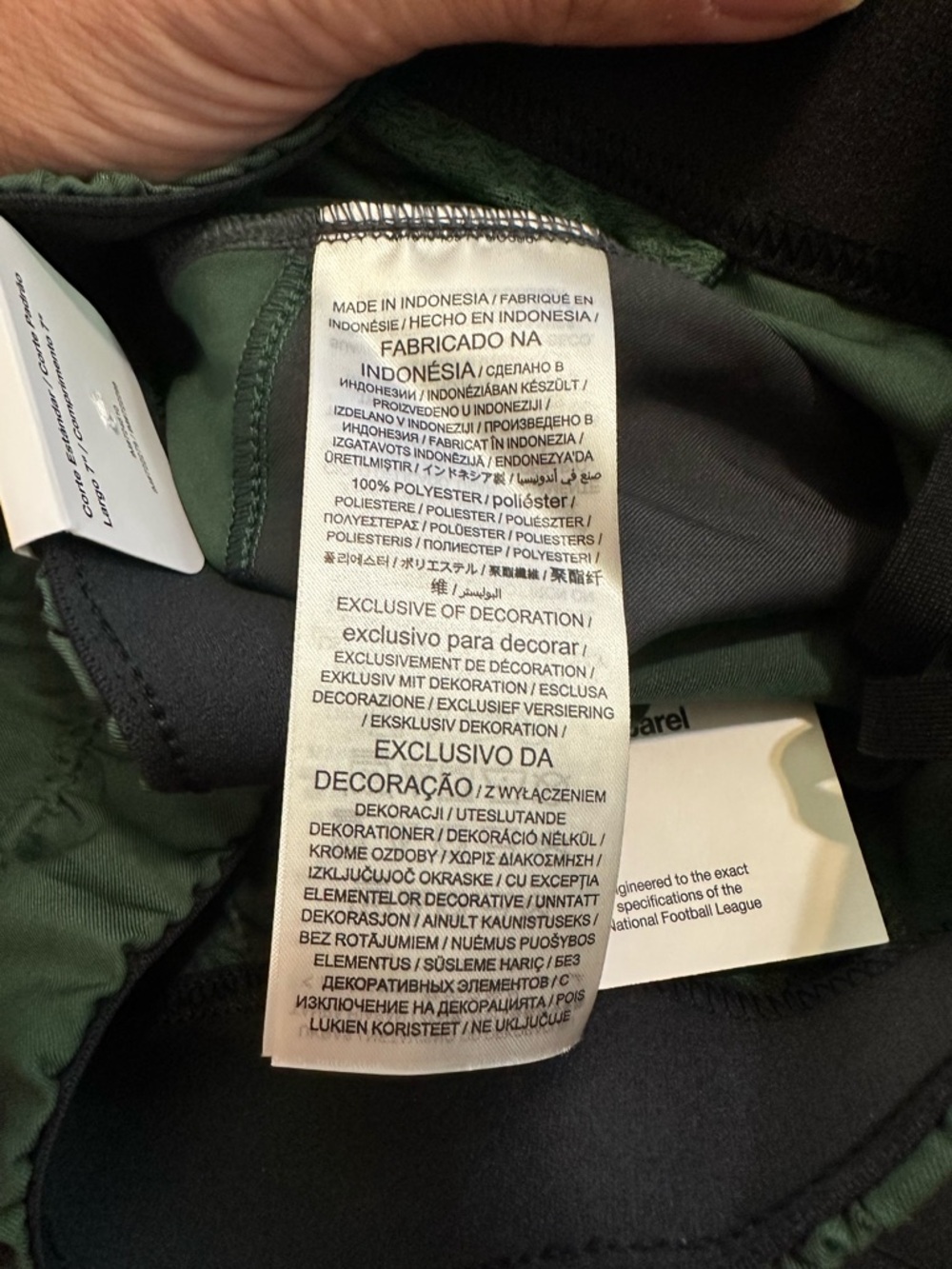 Nike Green Green Bay Packers Woven Victory Performance Shorts - Picture 9 of 9